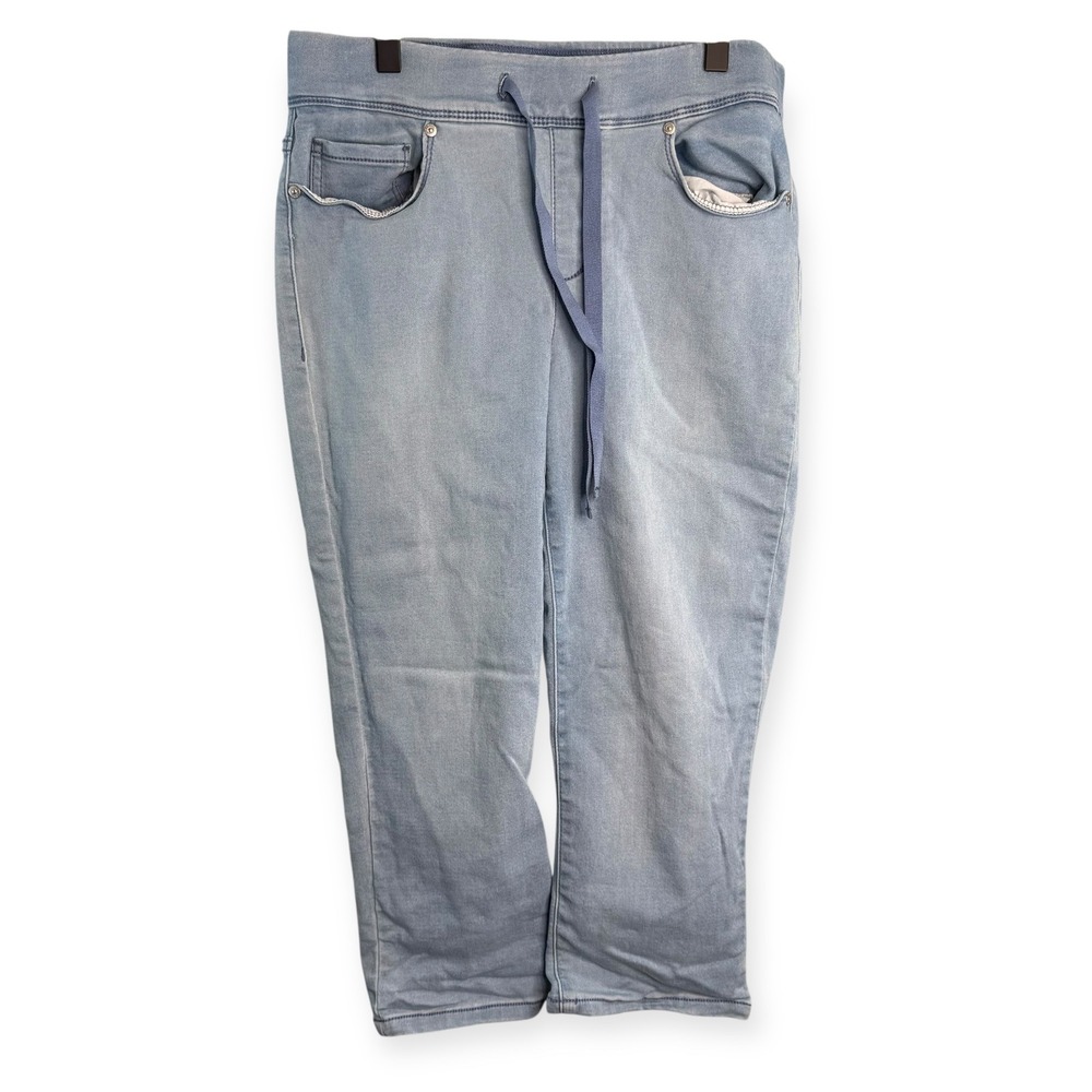 Martha Stewart Pull‎ On Light Wash Capri Jean with Drawstring 8